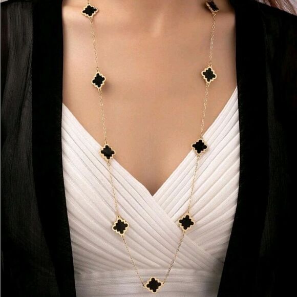 14K Gold Plated & Black four leaf clover/quatrefoil necklace - Picture 1 of 4